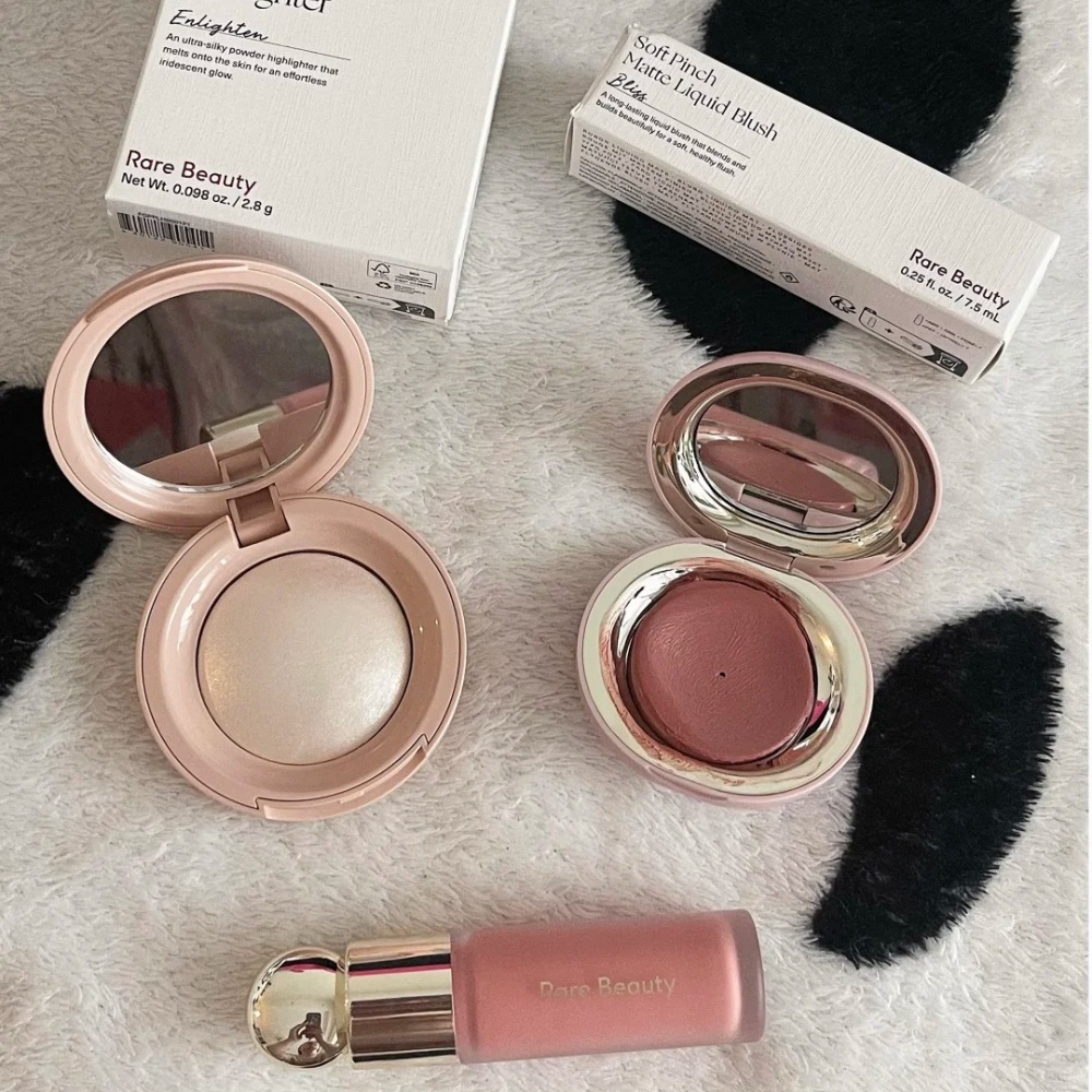 Rare Beauty Highlighter Long L - Rare Beauty Makeup Kit ulasan dan harga