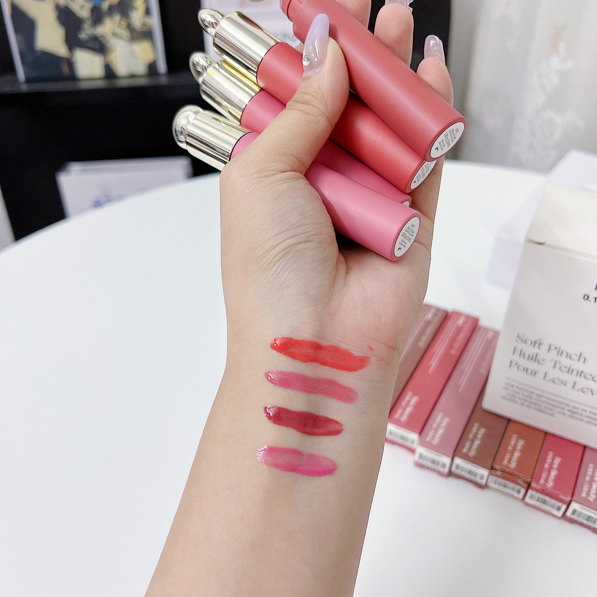 Rare Beauty New Smooth Liquid  - Rare Beauty Makeup Kit ulasan dan harga