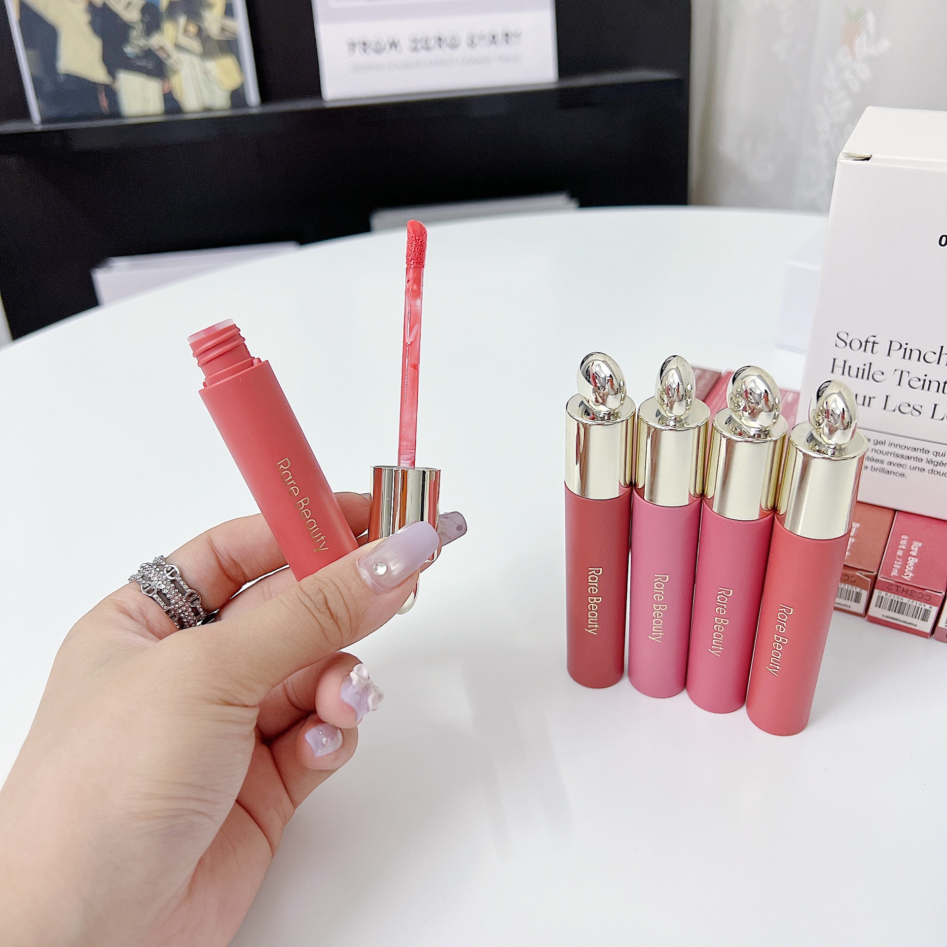 Rare Beauty New Smooth Liquid  - Rare Beauty Makeup Kit ulasan dan harga